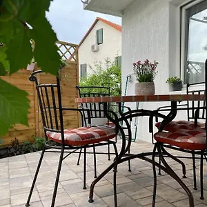 https://apartment-old-town-trogir.hotels-in-trogir.com